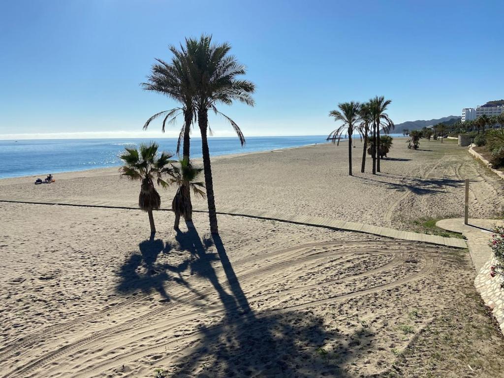 A Stunning 2 Bedroom Apartment 5 Min Walk To The Beautiful Beaches Of Vera Playa Playas de Vera Esterno foto